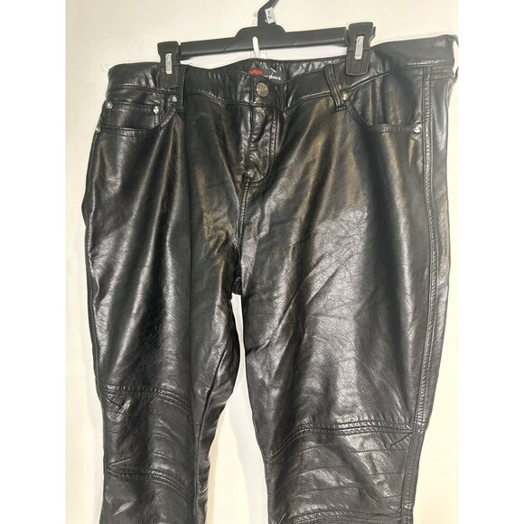 Rebel Wilson x Torrid Women’s Size 18 Faux Leather 100% PU Pants Y2K Edgy Chic - Picture 4 of 7